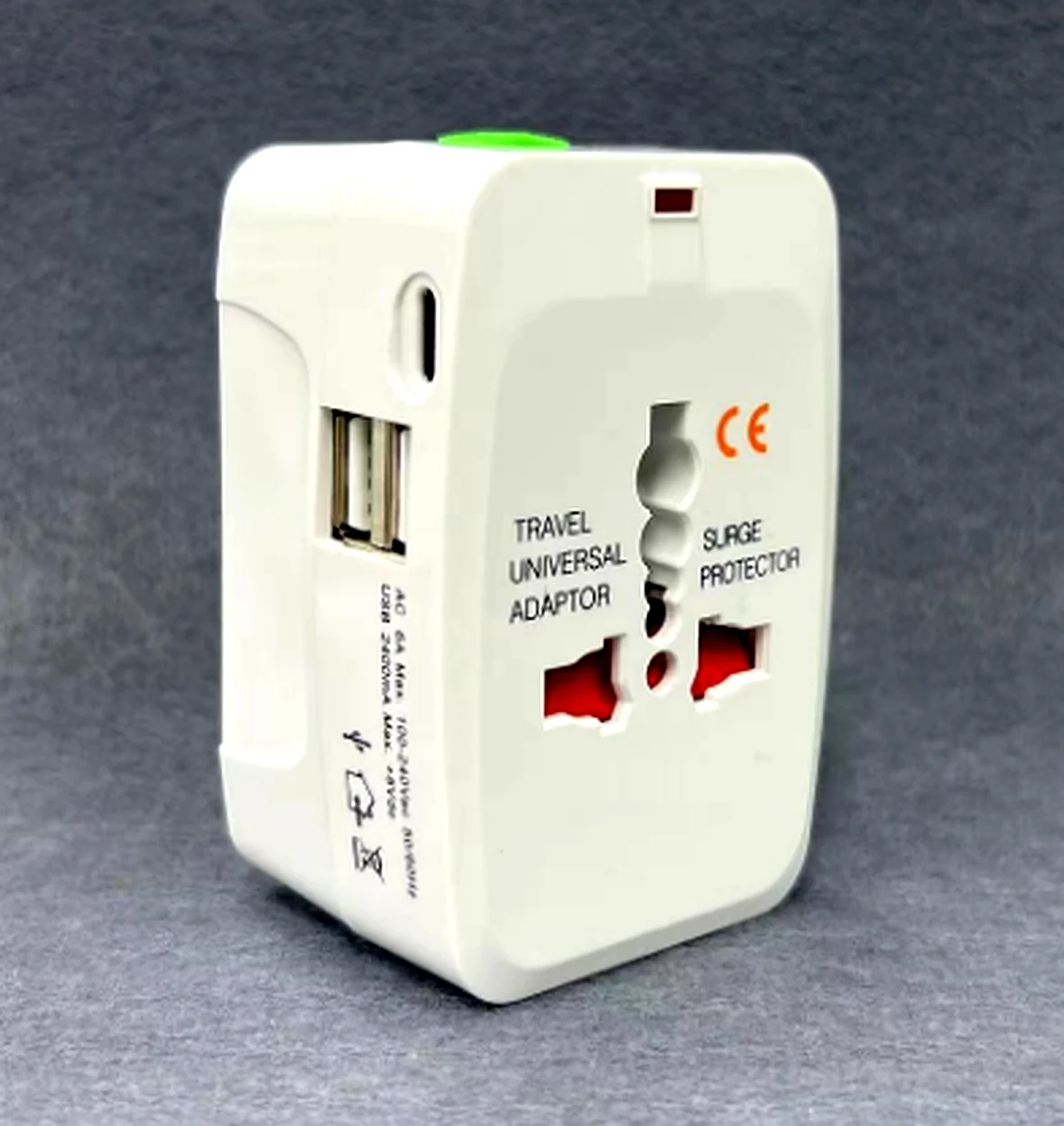 محول سفر عالمي ألمنيوم بمنفذين USB ومنفذ Type-C